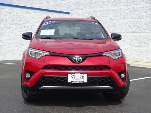 2017 Toyota RAV4 SE