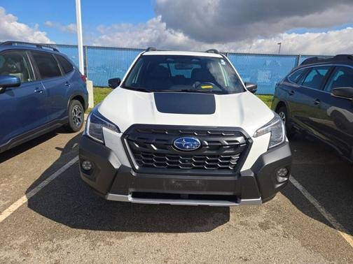 Crystal White Pearl 2024 Subaru Forester Wilderness