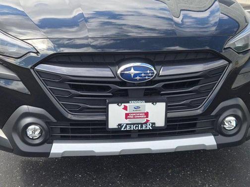 Crystal Black Silica 2025 Subaru Outback Touring