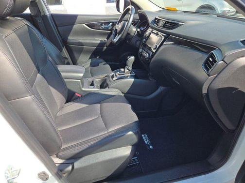2017 Nissan Rogue Sport SL