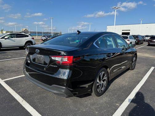 2022 Subaru Legacy Base