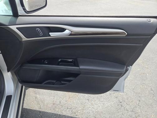 INGOT SILVER METALLIC 2016 Ford Fusion SE