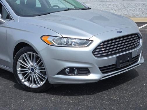 INGOT SILVER METALLIC 2016 Ford Fusion SE
