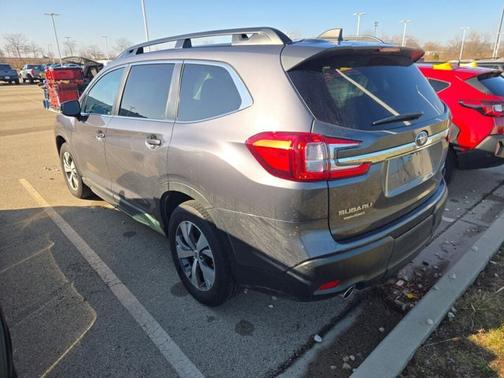 Magnetite Gray Metallic 2024 Subaru Ascent Premium 8-Passenger