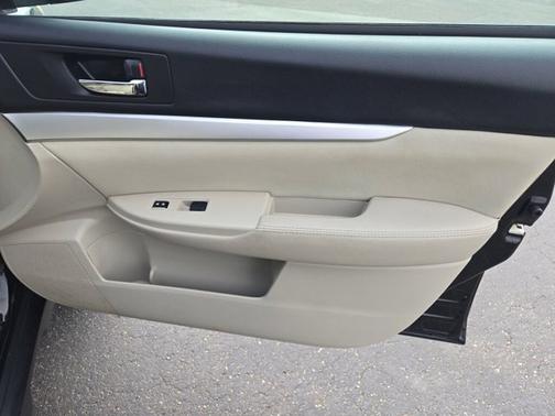 2012 Subaru Outback 2.5i Premium