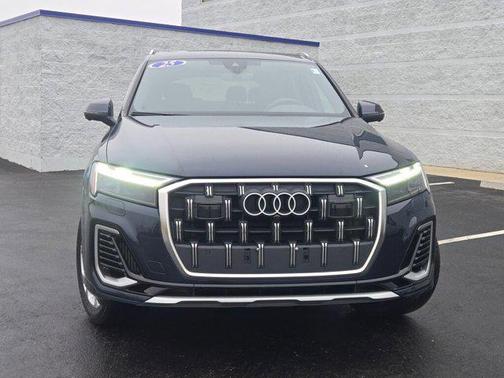 2025 Audi Q7 55 Premium Plus