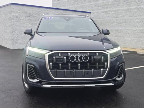 2025 Audi Q7 55 Premium Plus