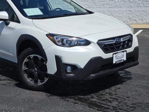 Crystal White Pearl 2023 Subaru Crosstrek Premium