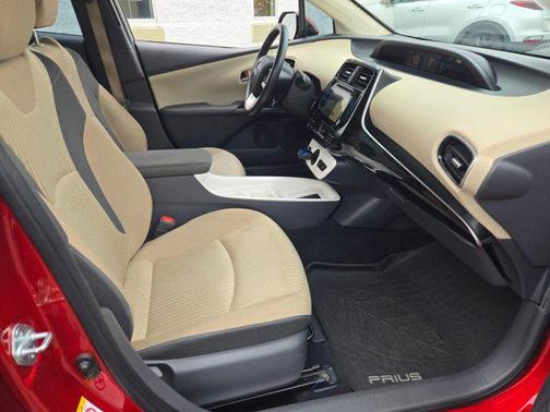 2016 Toyota Prius Four