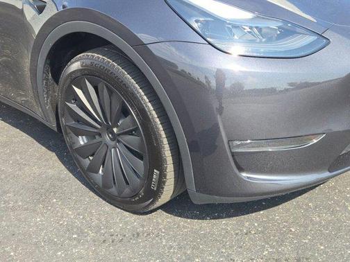 2024 Tesla Model Y Long Range Dual Motor All-Wheel Drive
