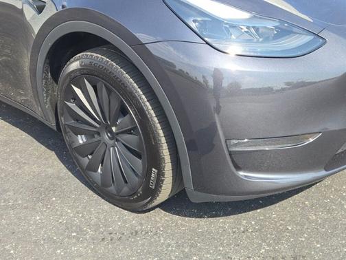 2024 Tesla Model Y Long Range Dual Motor All-Wheel Drive