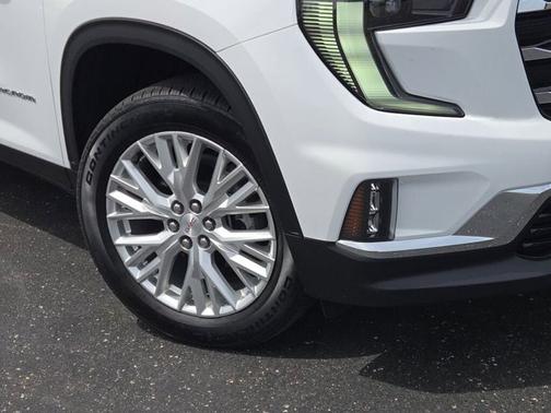 Summit White 2025 GMC Acadia AWD Elevation
