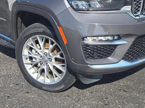 2023 Jeep Grand Cherokee Summit