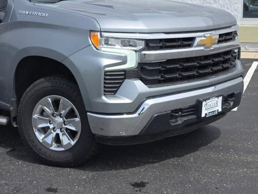 Sterling Gray Metallic 2023 Chevrolet Silverado 1500 LT