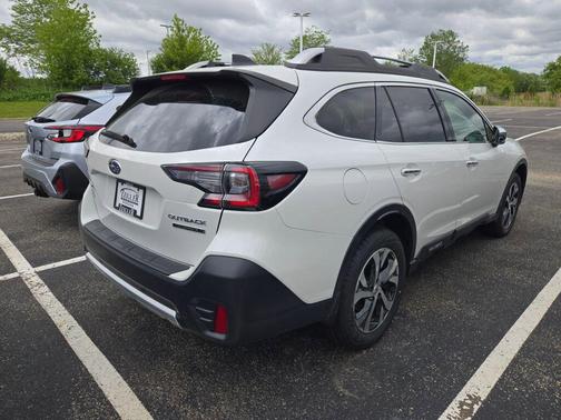 Crystal White Pearl 2022 Subaru Outback Touring XT