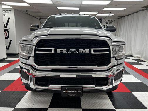 2022 RAM 2500 Tradesman Crew Cab 4x4 6'4' Box
