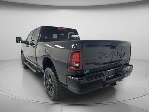 Diamond Black Crystal Pearlcoat 2026 RAM 2500 Black Express Crew Cab 4x4 6'4' Box