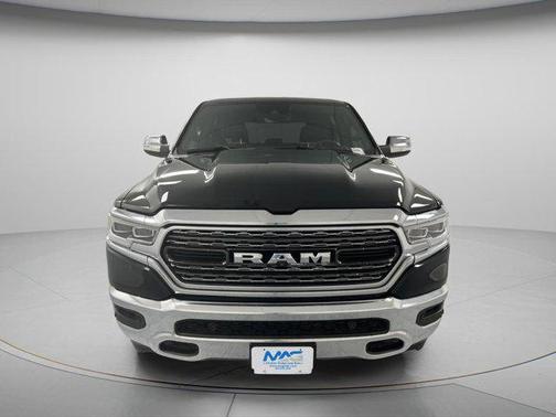 Diamond Black Crystal Pearlcoat 2019 RAM 1500 Limited