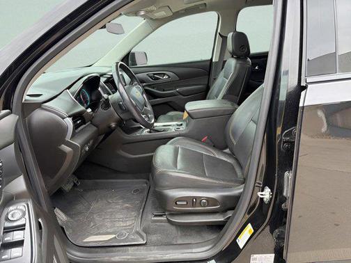Mosaic Black Metallic 2021 Chevrolet Traverse Premier
