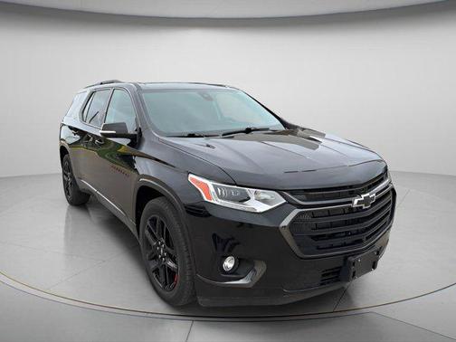 Mosaic Black Metallic 2021 Chevrolet Traverse Premier