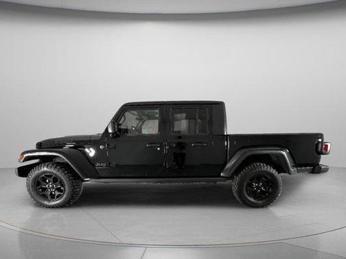 Black Clearcoat 2022 Jeep Gladiator Sport