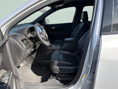 Silver Ice Metallic 2022 Chevrolet Equinox FWD RS