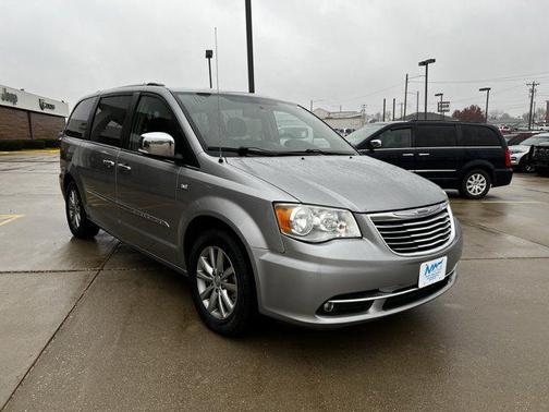 2014 Chrysler Town & Country Touring-L