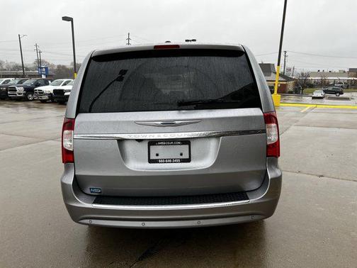 2014 Chrysler Town & Country Touring-L