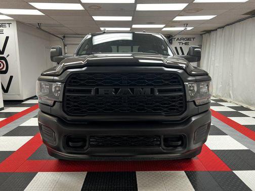2024 RAM 2500 Tradesman Crew Cab 4x4 8' Box