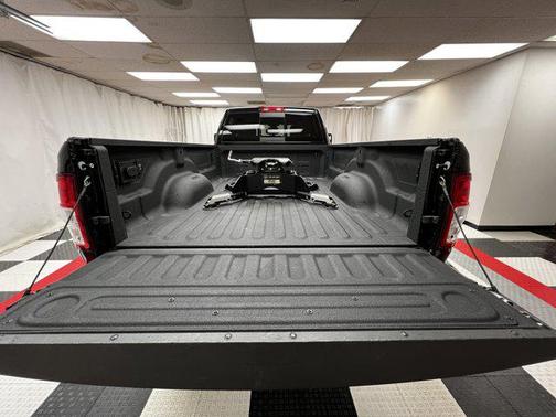 2024 RAM 2500 Tradesman Crew Cab 4x4 8' Box