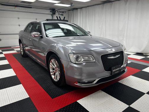 2017 Chrysler 300C Base