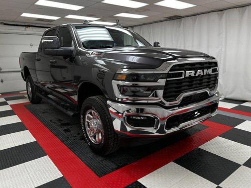 2025 RAM 2500 Tradesman Crew Cab 4x4 6'4' Box