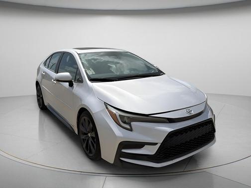 Classic Silver Metallic 2024 Toyota Corolla SE