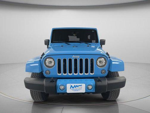 Chief Clearcoat 2017 Jeep Wrangler Unlimited Sahara