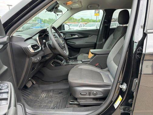 Mosaic Black Metallic 2023 Chevrolet Trailblazer LT