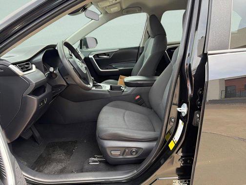Midnight Black Metallic 2021 Toyota RAV4 XLE