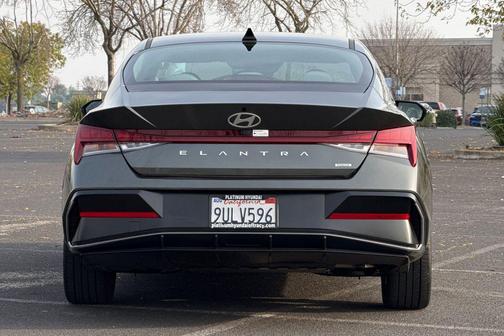 2025 Hyundai ELANTRA HEV Limited