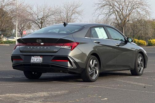 2025 Hyundai ELANTRA HEV Limited
