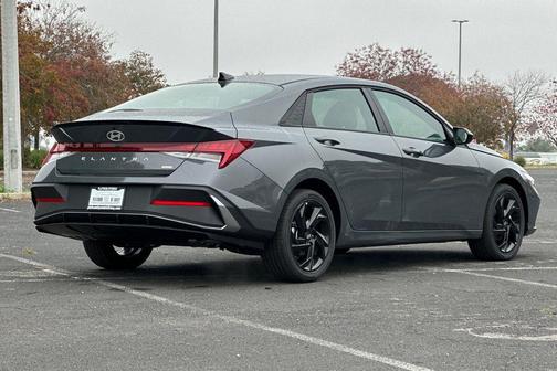 2026 Hyundai ELANTRA HEV SEL Sport