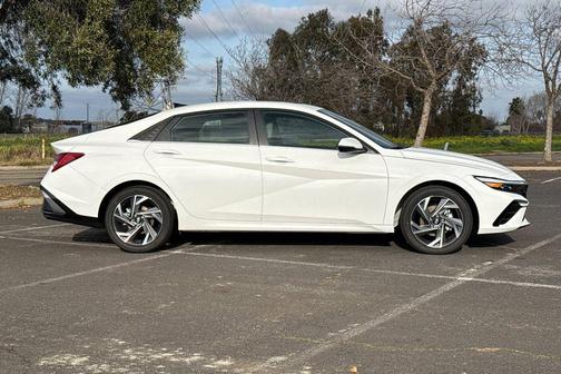 2026 Hyundai ELANTRA HEV Limited