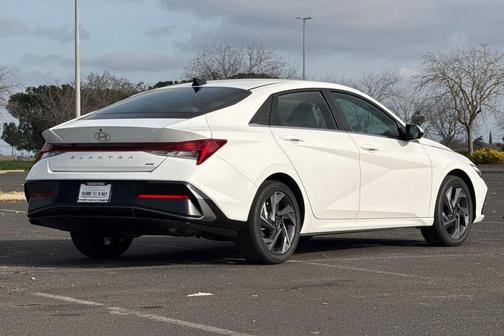 2026 Hyundai ELANTRA HEV Limited