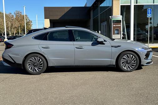 2026 Hyundai SONATA Hybrid SE