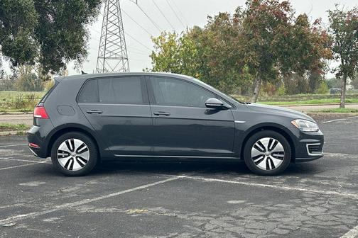 2019 Volkswagen e-Golf SE