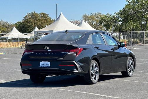 2025 Hyundai ELANTRA Sport