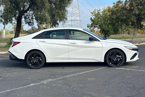 2026 Hyundai ELANTRA HEV SEL Sport