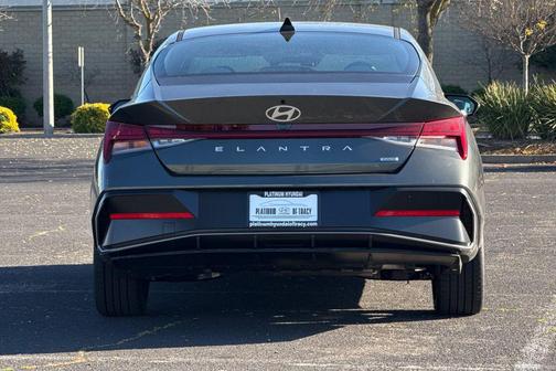 2026 Hyundai ELANTRA HEV Limited