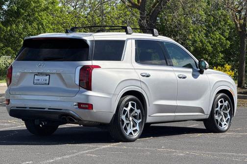 Typhoon Silver 2022 Hyundai PALISADE Calligraphy