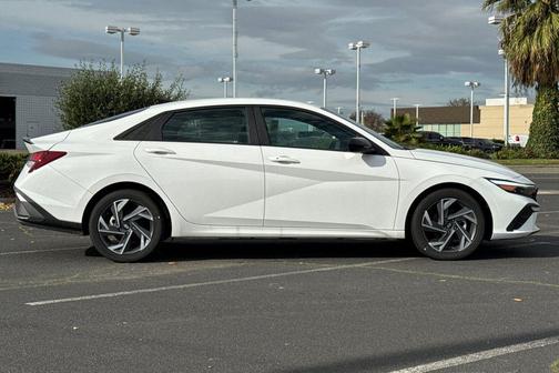 2025 Hyundai ELANTRA Sport