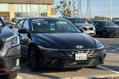 2025 Hyundai ELANTRA SEL