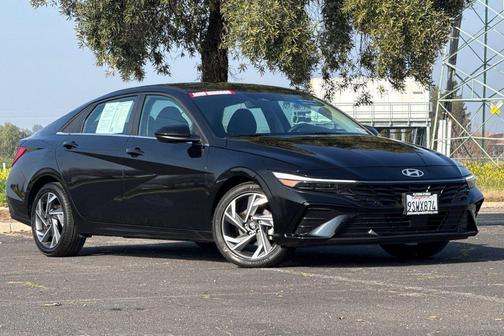 2025 Hyundai ELANTRA SEL